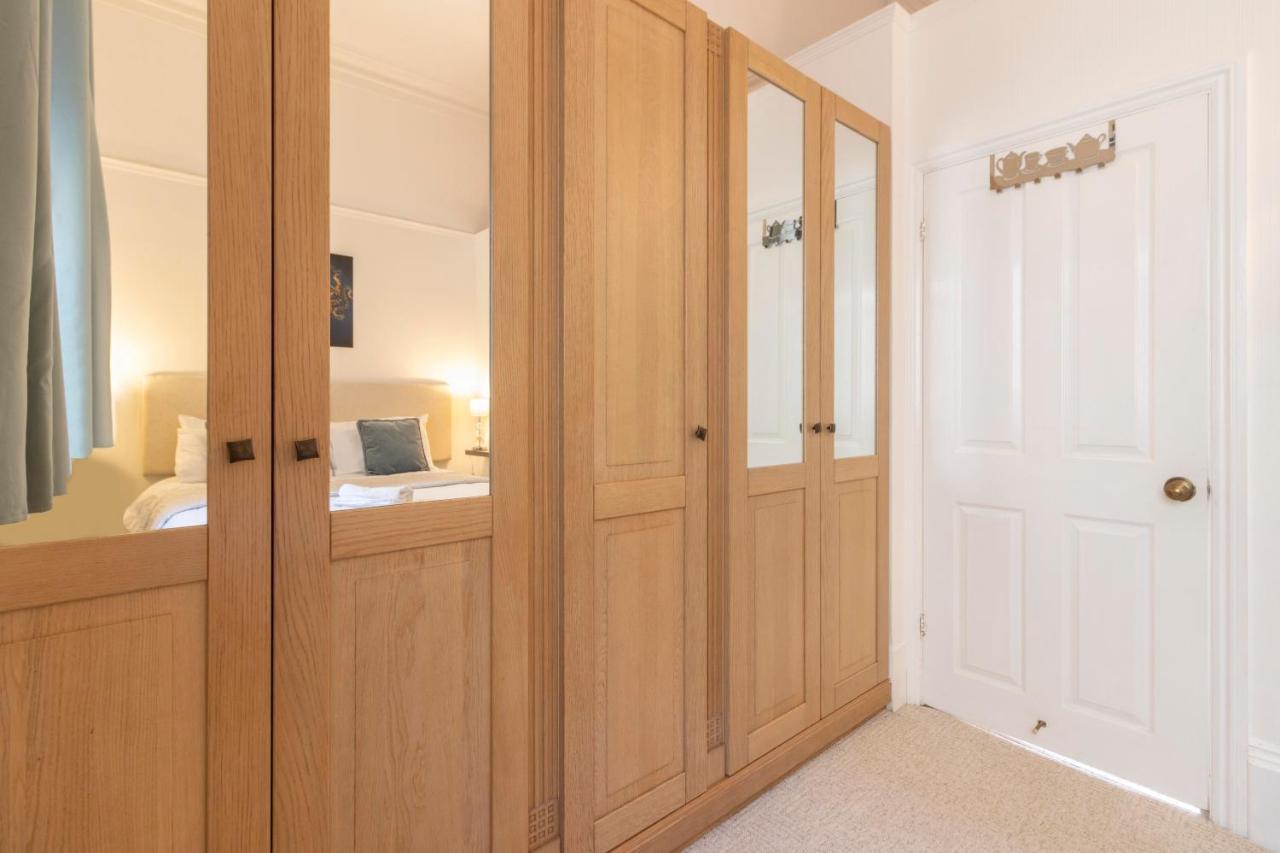 **Sunny And Bright, Thatchers Rock One Bed Beach Front Apartment*** Torquay Εξωτερικό φωτογραφία