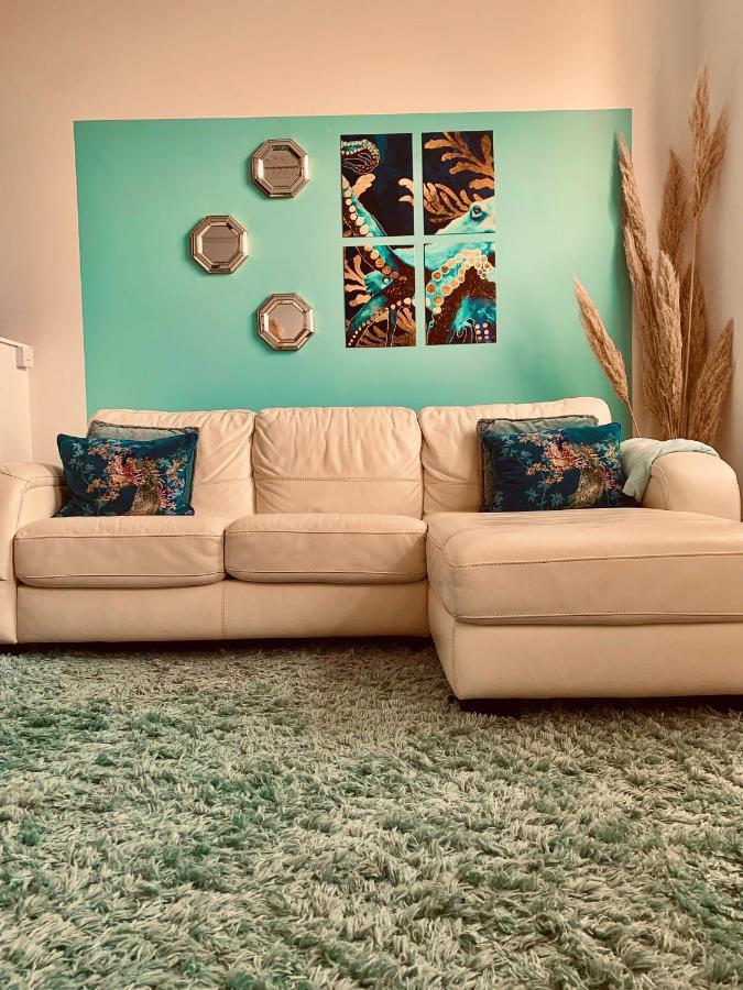 **Sunny And Bright, Thatchers Rock One Bed Beach Front Apartment*** Torquay Εξωτερικό φωτογραφία