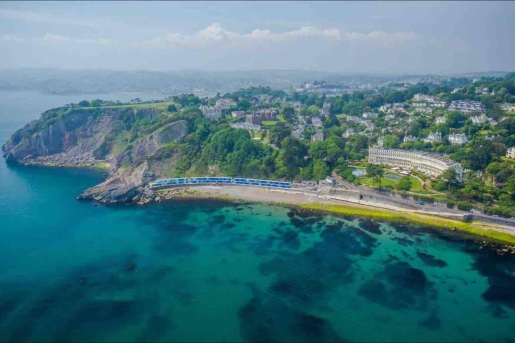 **Sunny And Bright, Thatchers Rock One Bed Beach Front Apartment*** Torquay Εξωτερικό φωτογραφία