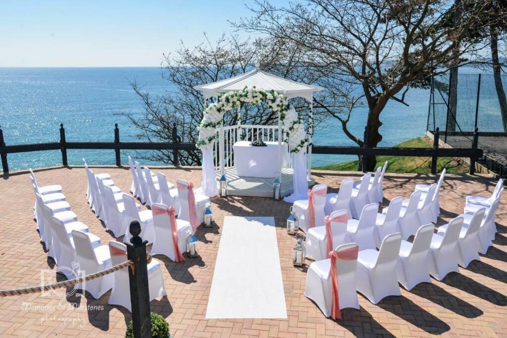 **Sunny And Bright, Thatchers Rock One Bed Beach Front Apartment*** Torquay Εξωτερικό φωτογραφία