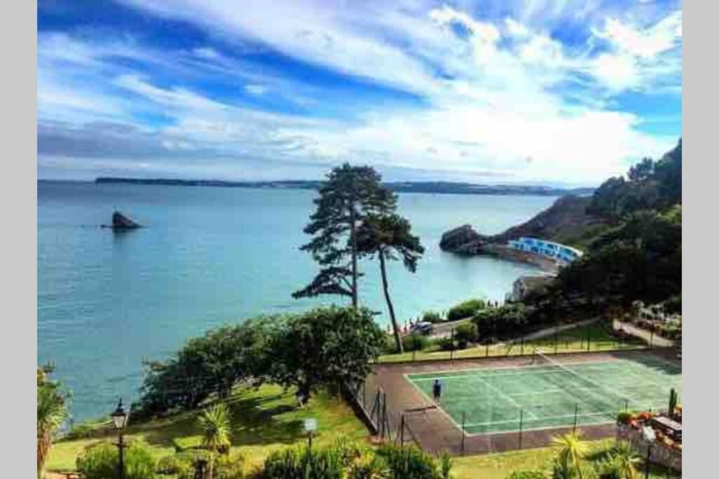 **Sunny And Bright, Thatchers Rock One Bed Beach Front Apartment*** Torquay Εξωτερικό φωτογραφία