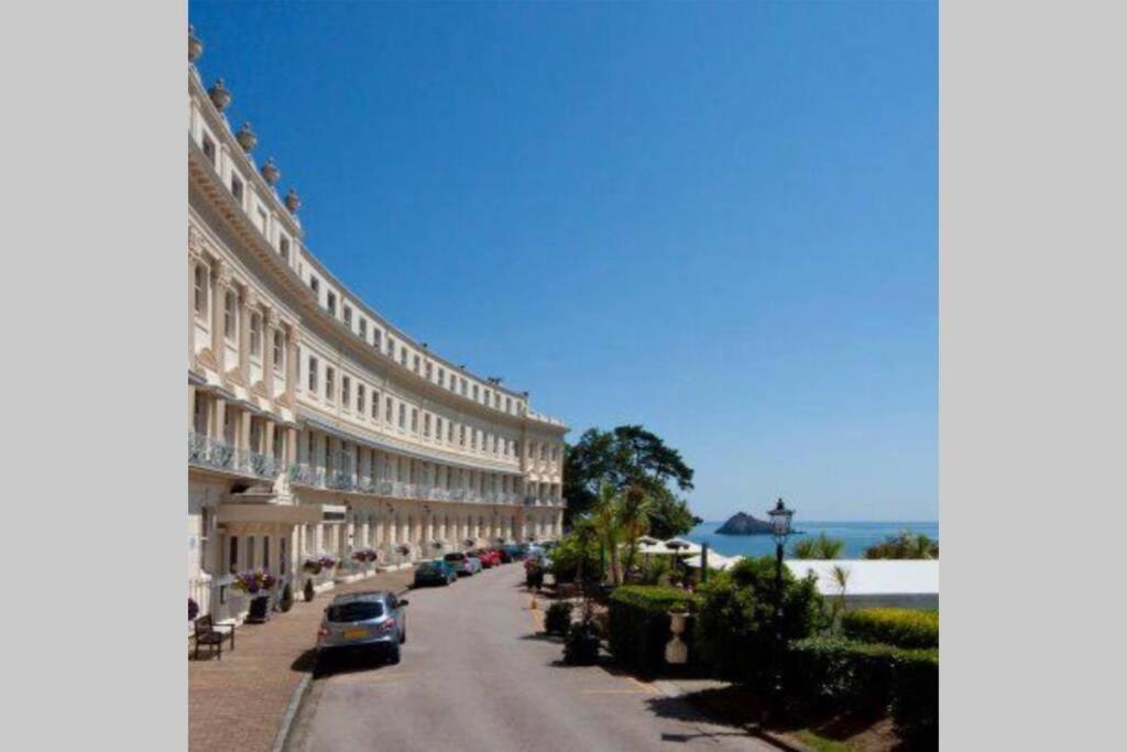 **Sunny And Bright, Thatchers Rock One Bed Beach Front Apartment*** Torquay Εξωτερικό φωτογραφία